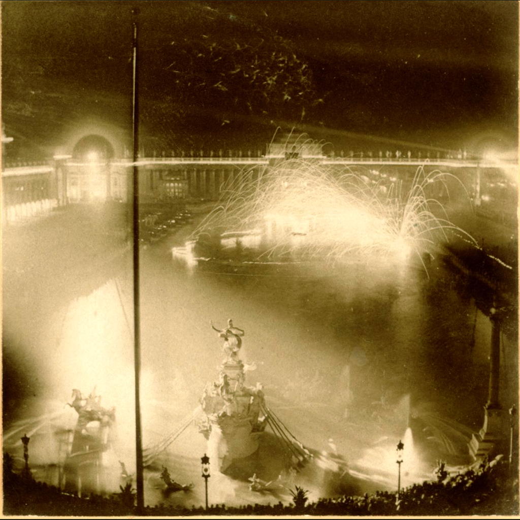 Great illumination, Chicago Day, Columbian Exposition.